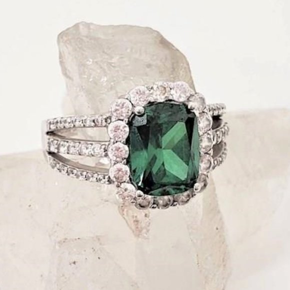925 Sterling Silver Created Emerald CZ's 3 Band Statement Cocktail Ring - Picture 3 of 6
